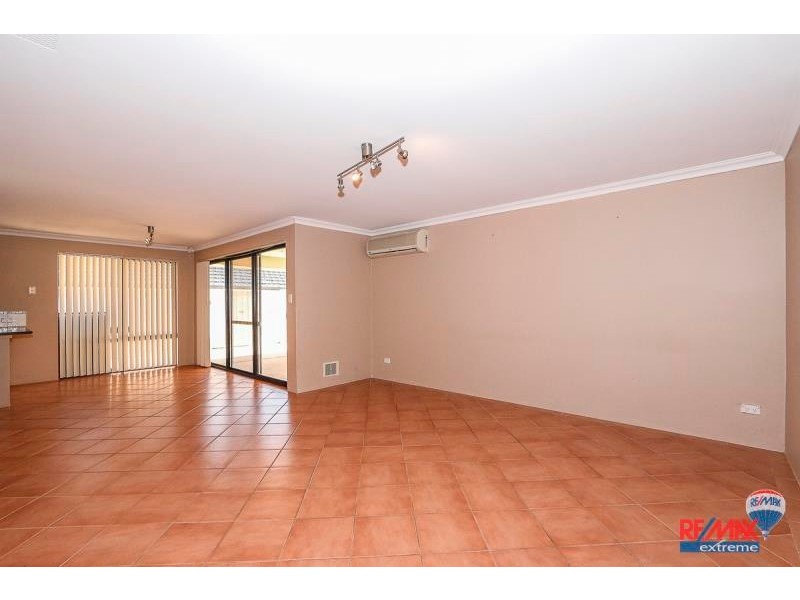 5 Lynnburn Pass, Carramar WA 6031