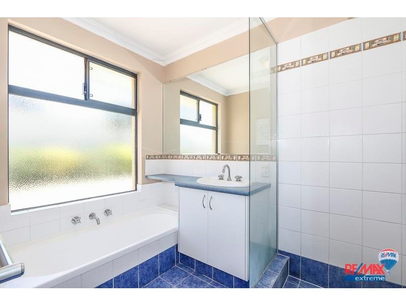 5 Lynnburn Pass, Carramar WA 6031