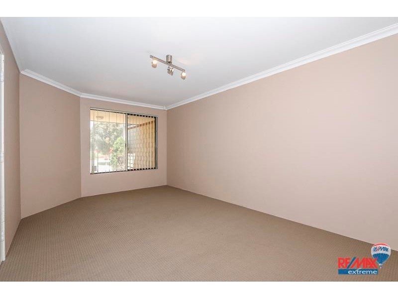 5 Lynnburn Pass, Carramar WA 6031