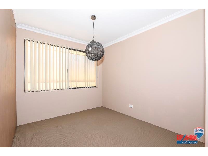 5 Lynnburn Pass, Carramar WA 6031