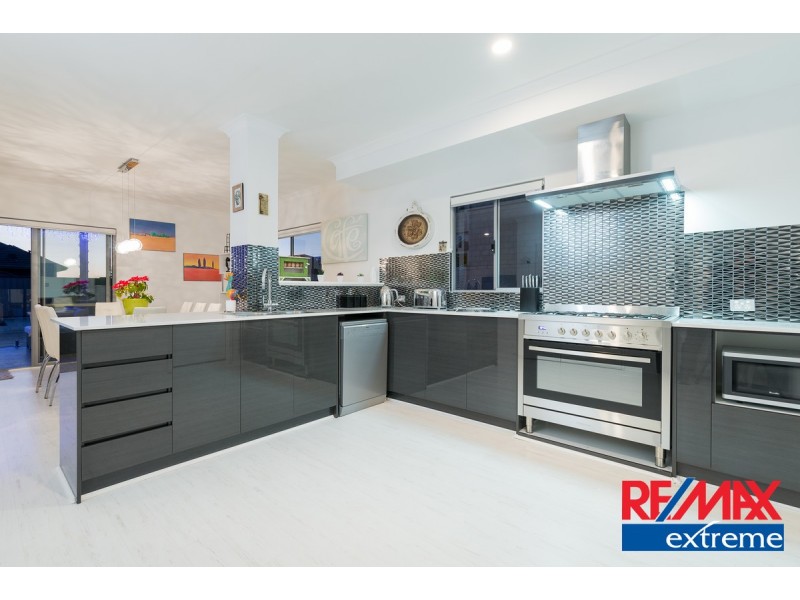 15 Moonraker Road, Jindalee WA 6036