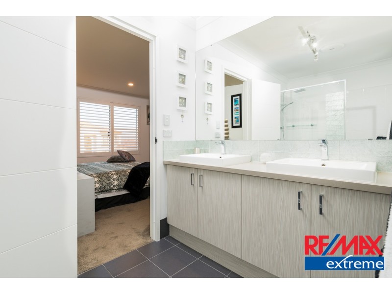 15 Moonraker Road, Jindalee WA 6036