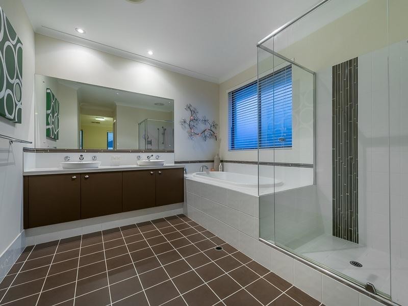 11 Piermont Avenue, Burns Beach WA 6028