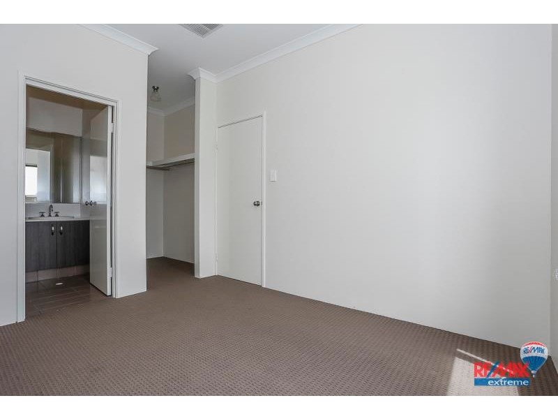 7 Hollyford Parade, Butler WA 6036