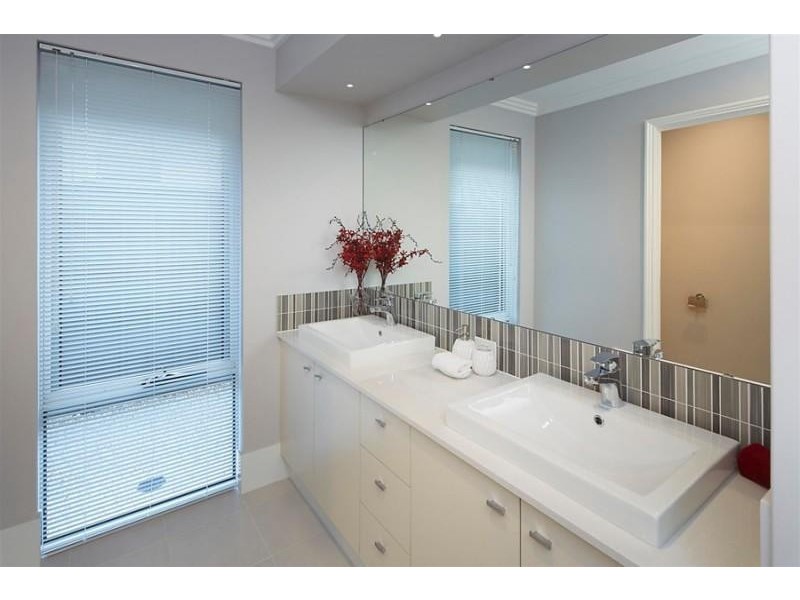 29 Solandri Bend, Banksia Grove WA 6031