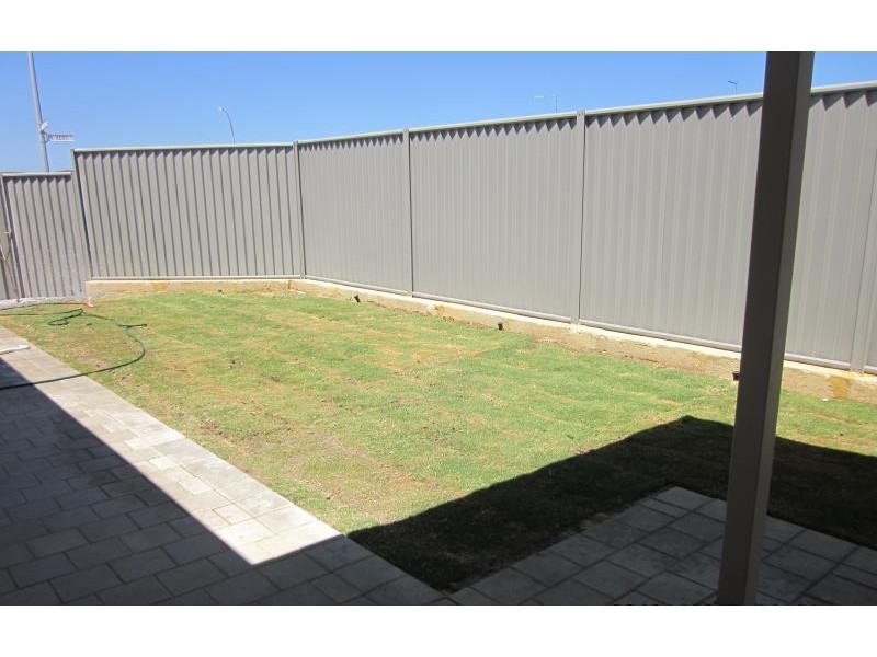 21 Giallo Way, Eglinton WA 6034