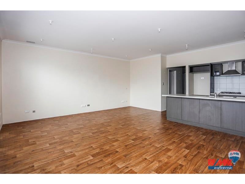 8B Bollach Green, Butler WA 6036