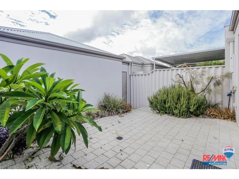 8B Bollach Green, Butler WA 6036