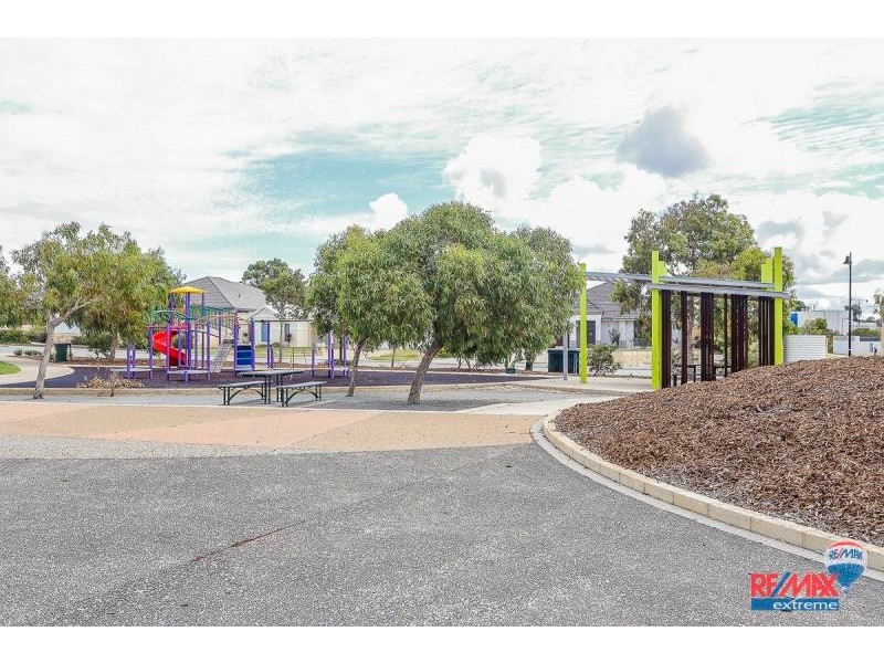 8B Bollach Green, Butler WA 6036