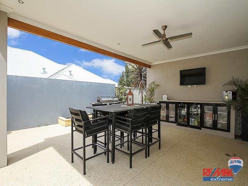 11 Chine Way, Alkimos WA 6038