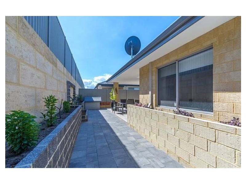 11 Koenig Way, Clarkson WA 6030