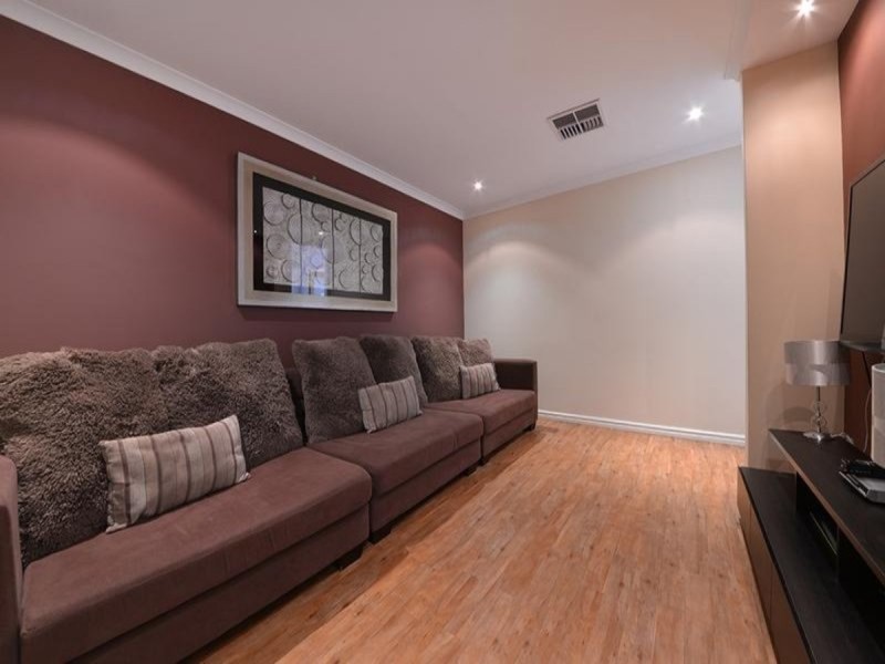 16 Basico Avenue, Sinagra WA 6065