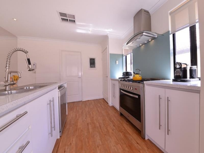 16 Basico Avenue, Sinagra WA 6065