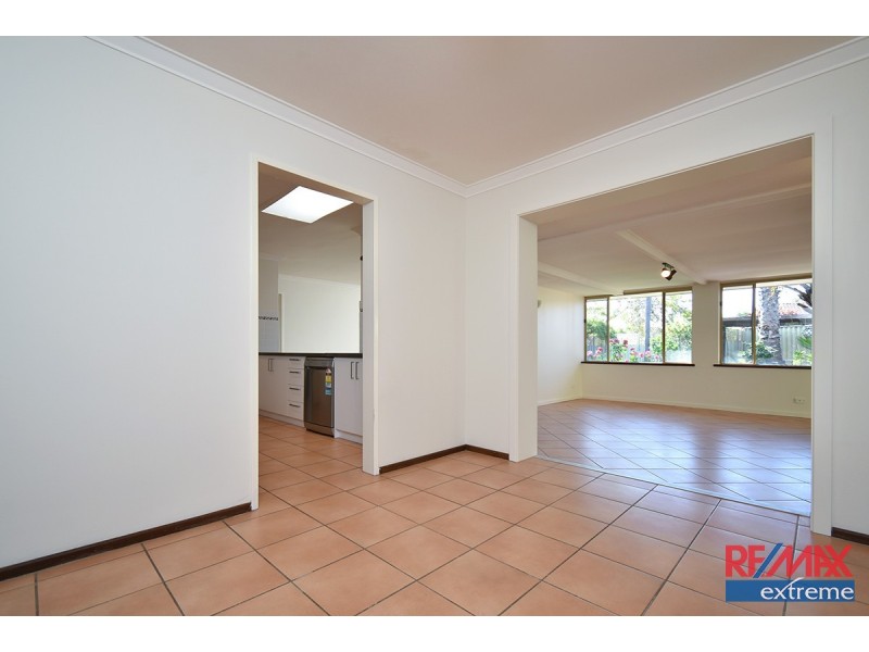 10 Johnston Way, Padbury WA 6025