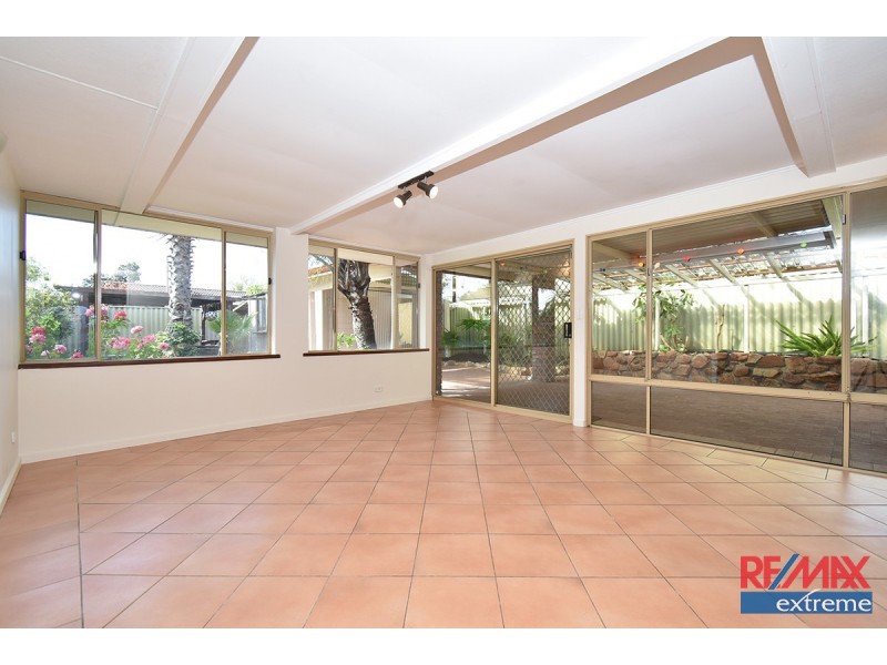 10 Johnston Way, Padbury WA 6025