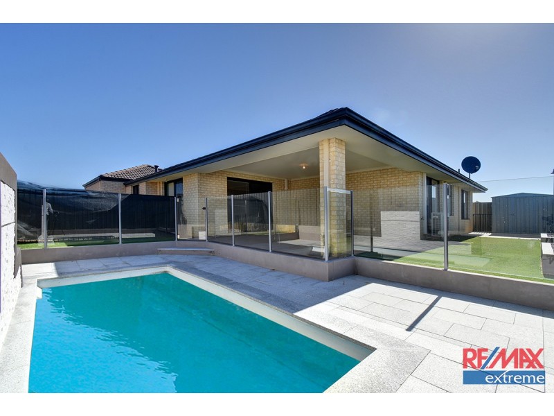 14 Leschenault Loop, Banksia Grove WA 6031