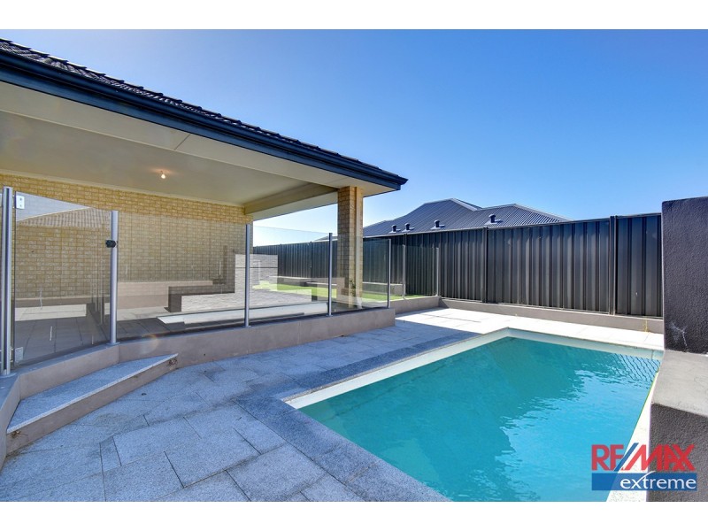 14 Leschenault Loop, Banksia Grove WA 6031