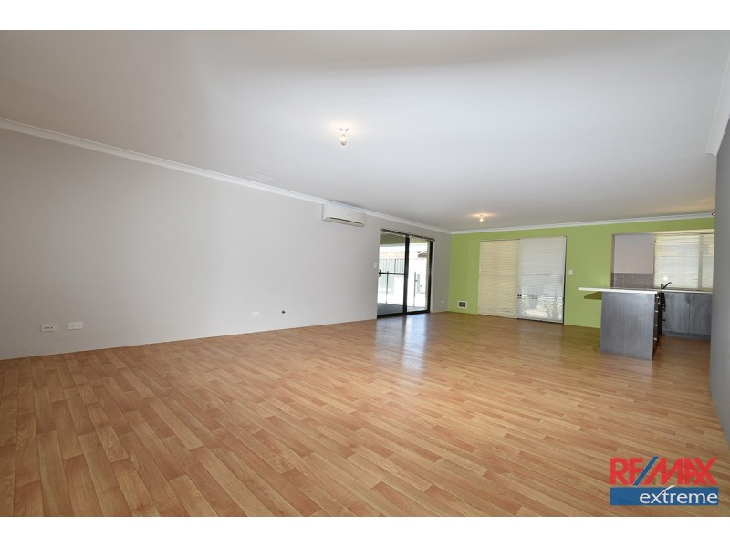 14 Leschenault Loop, Banksia Grove WA 6031