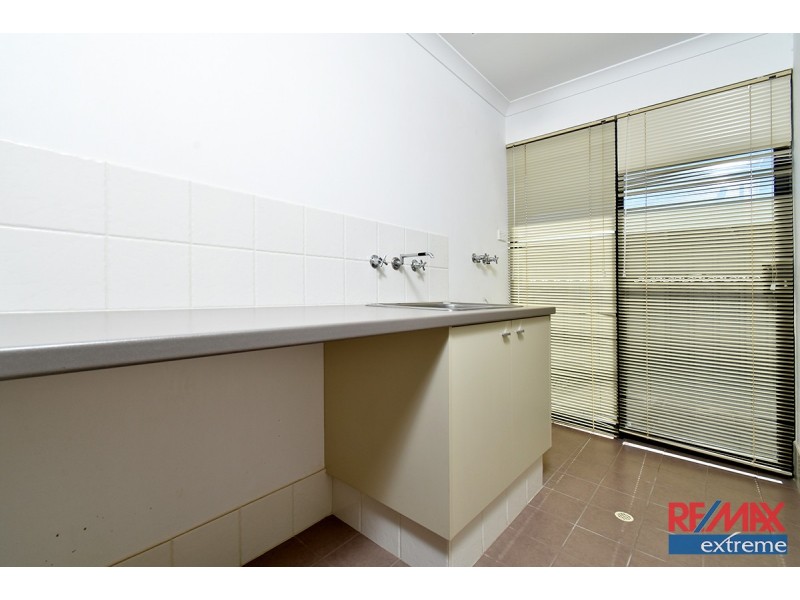 14 Leschenault Loop, Banksia Grove WA 6031