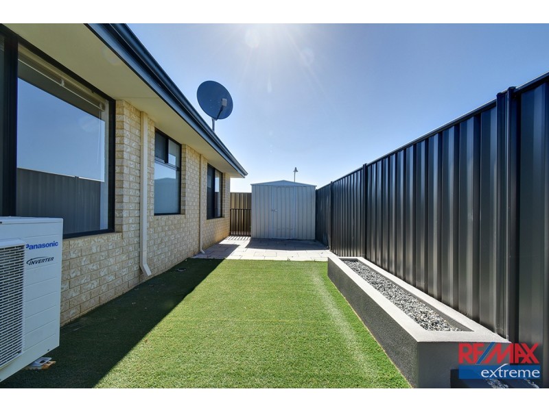 14 Leschenault Loop, Banksia Grove WA 6031