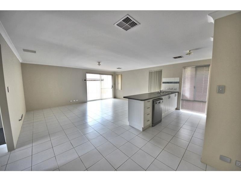 5/76 Harden Park Trail, Carramar WA 6031