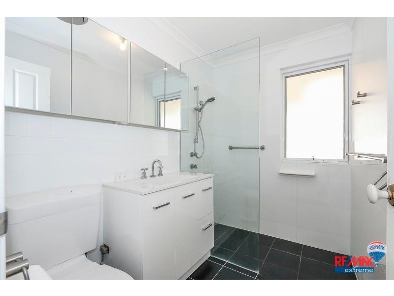 8 Eastleigh Loop, Currambine WA 6028