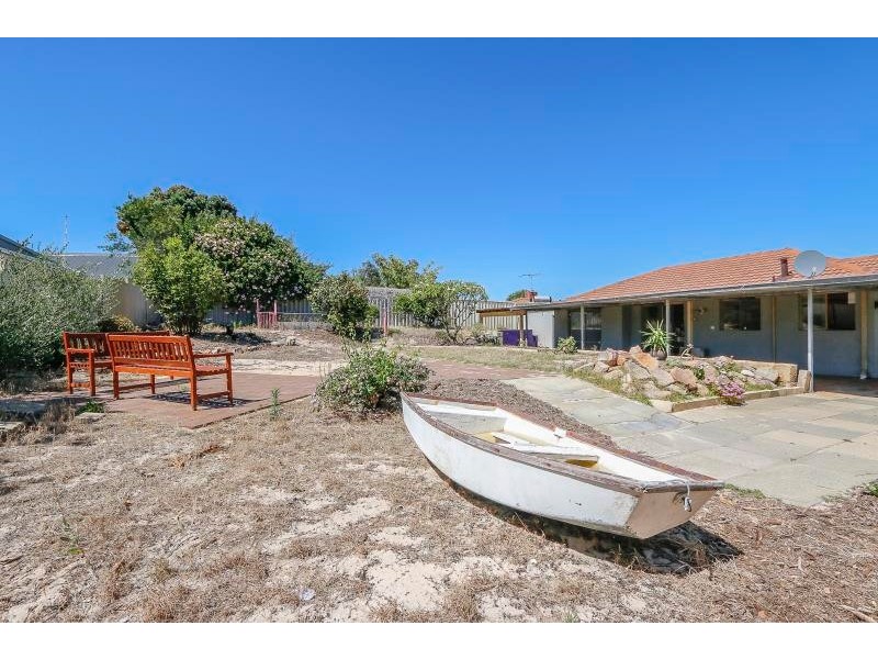 35 St Ives Drive, Yanchep WA 6035