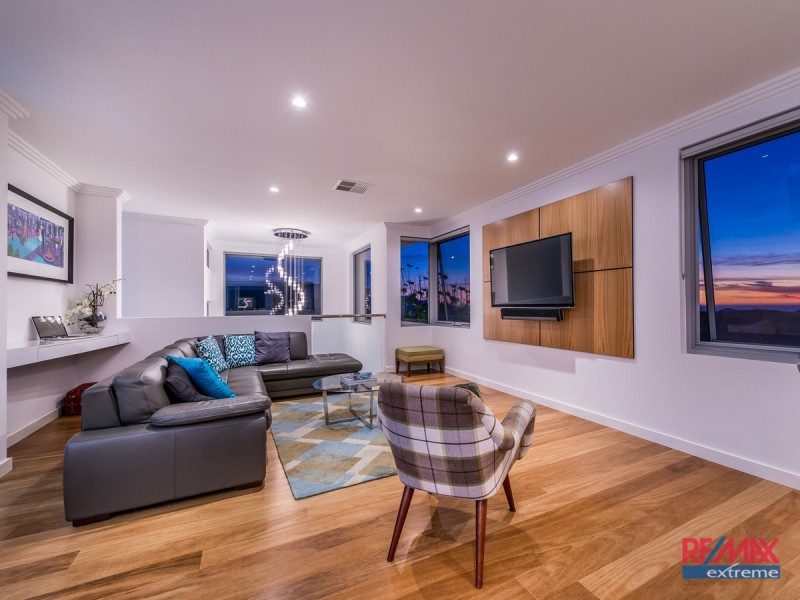 16 Blackpool Promenade, Iluka WA 6028