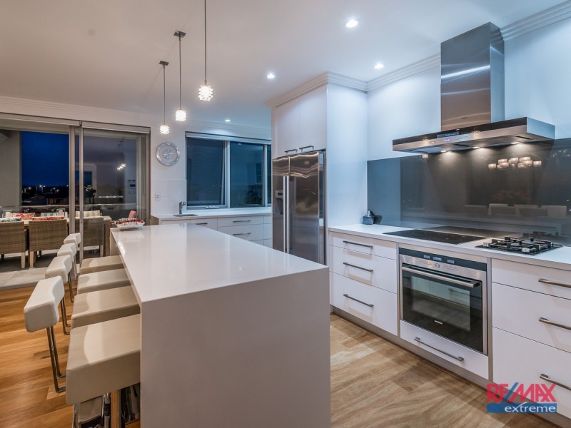 16 Blackpool Promenade, Iluka WA 6028