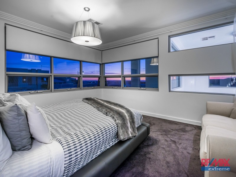 16 Blackpool Promenade, Iluka WA 6028