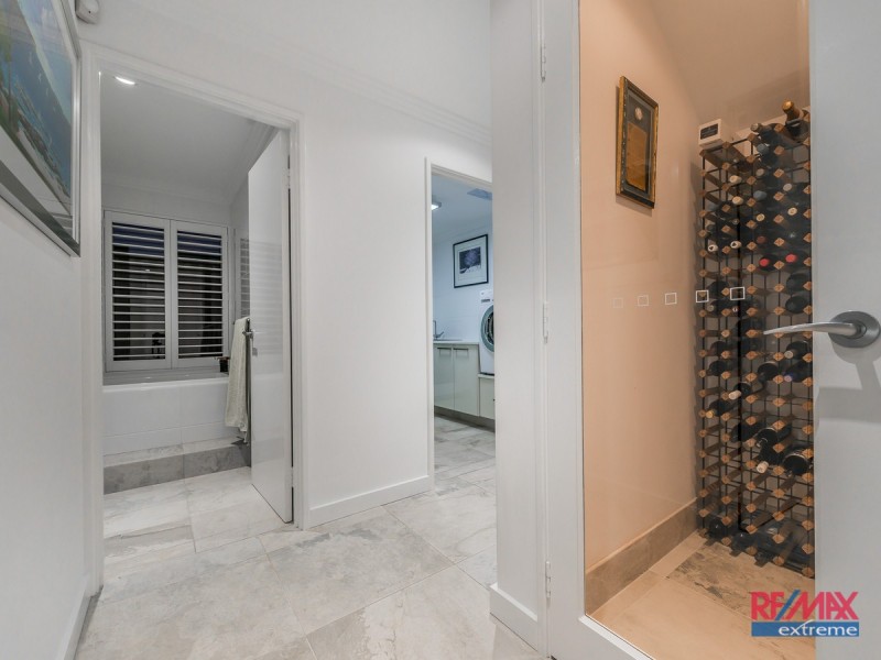 16 Blackpool Promenade, Iluka WA 6028