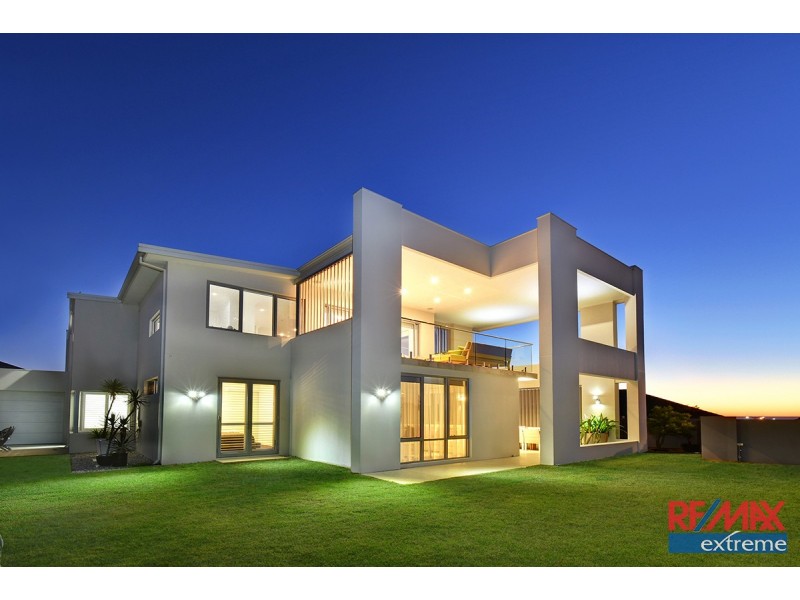 16 Blackpool Promenade, Iluka WA 6028