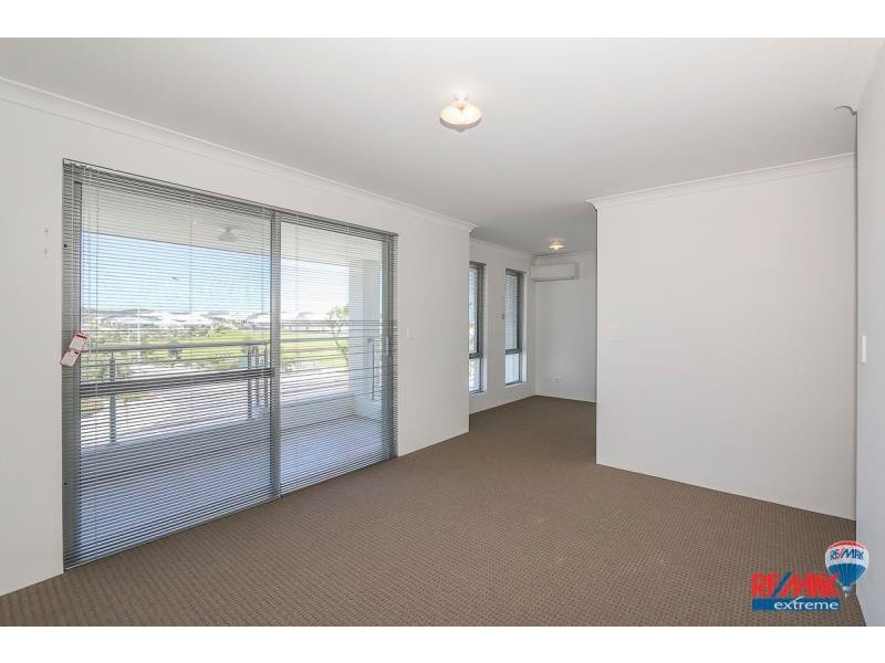 74 Reflection Boulevard, Jindalee WA 6036