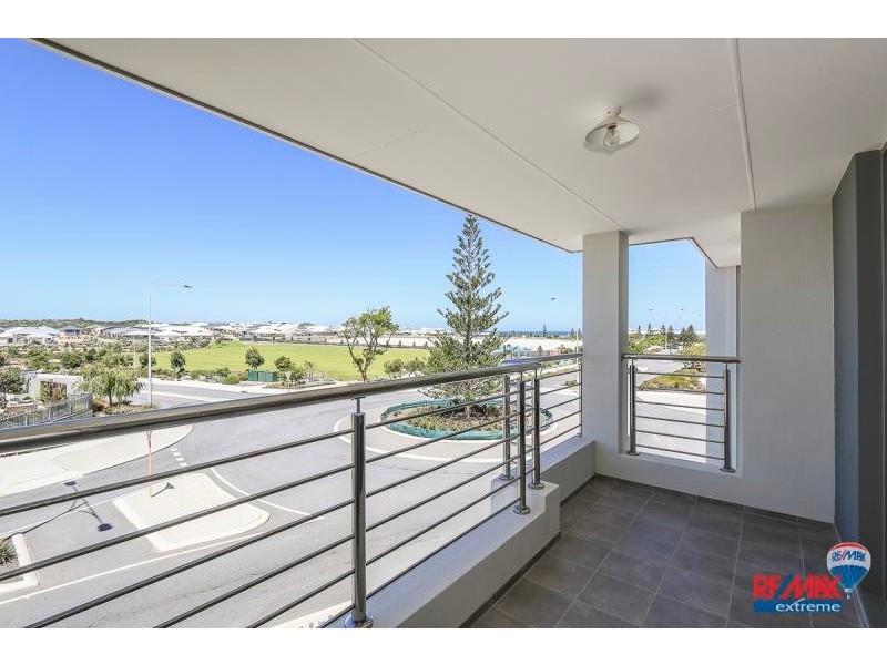 74 Reflection Boulevard, Jindalee WA 6036