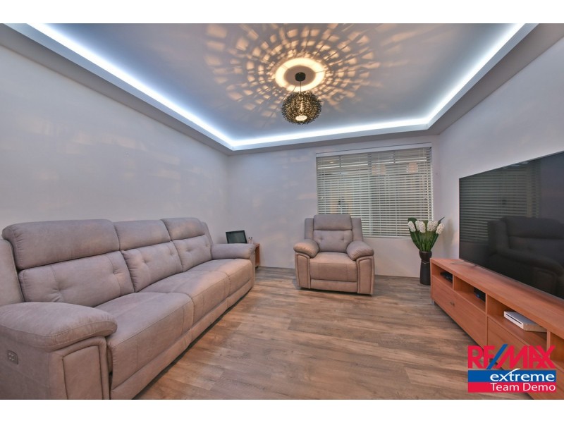 8 Petal Street, Banksia Grove WA 6031