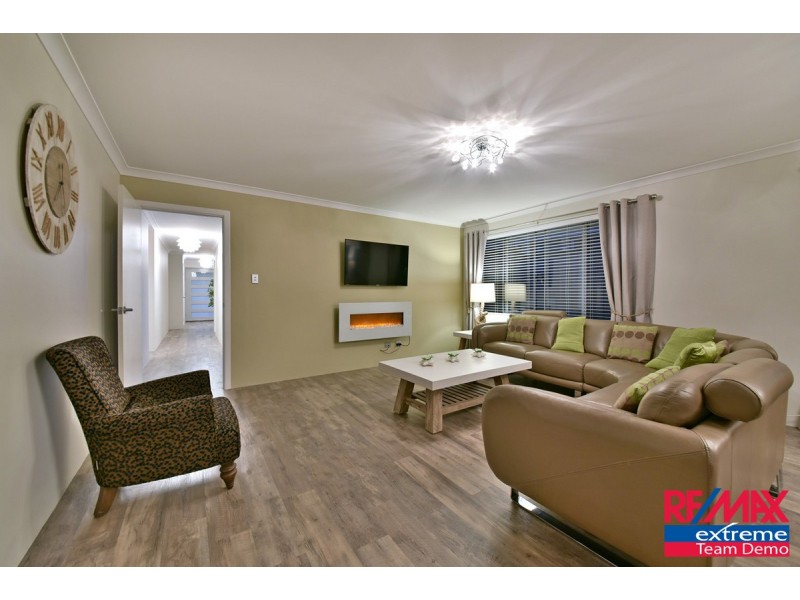 8 Petal Street, Banksia Grove WA 6031