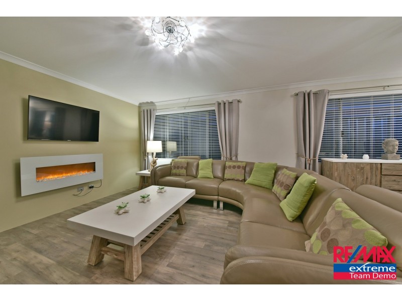 8 Petal Street, Banksia Grove WA 6031