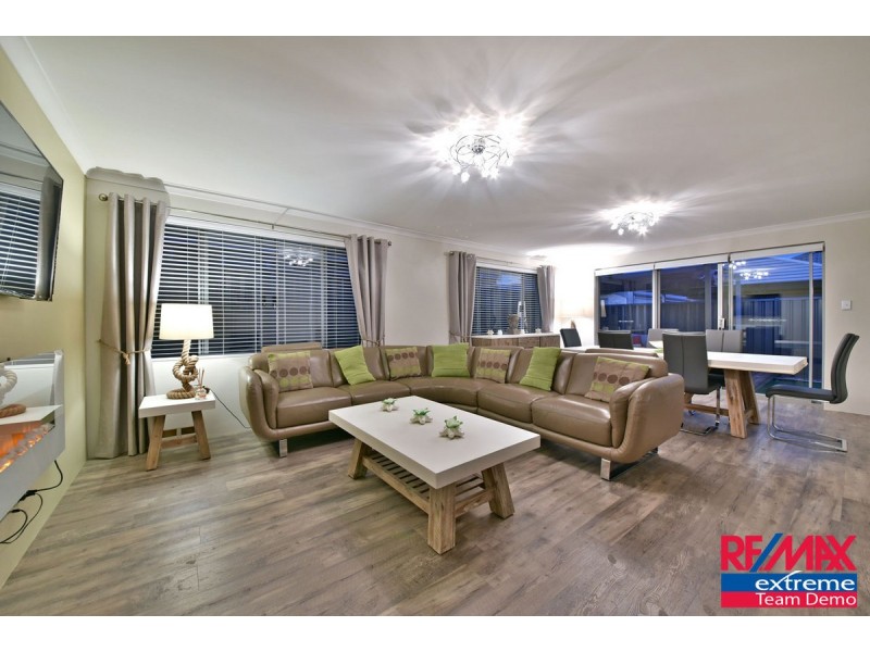 8 Petal Street, Banksia Grove WA 6031