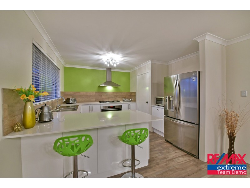 8 Petal Street, Banksia Grove WA 6031