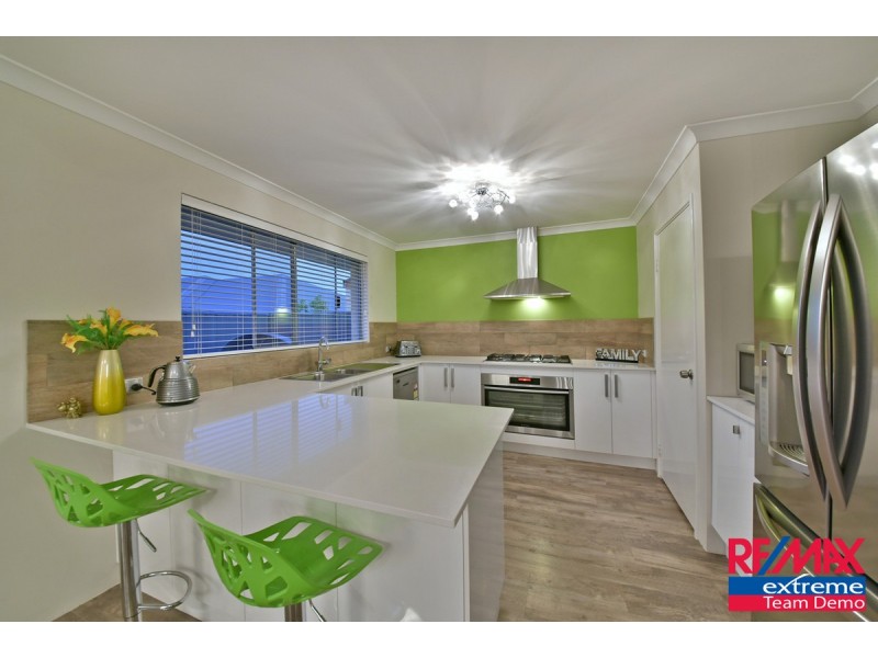 8 Petal Street, Banksia Grove WA 6031