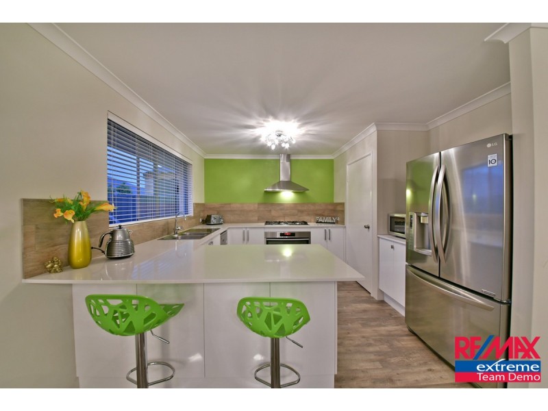 8 Petal Street, Banksia Grove WA 6031