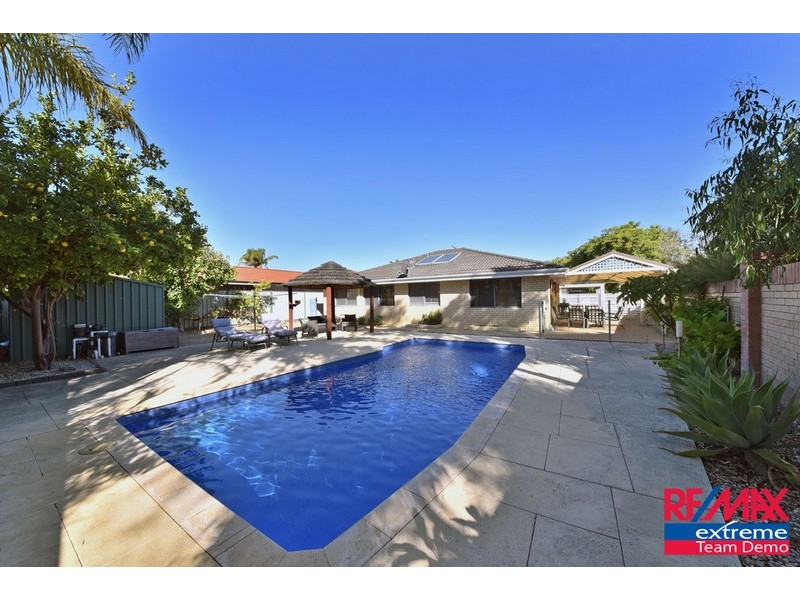 12 Yarra Court, Carramar WA 6031