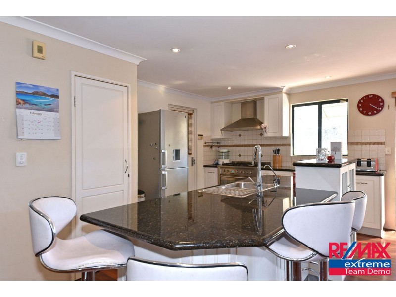 12 Yarra Court, Carramar WA 6031