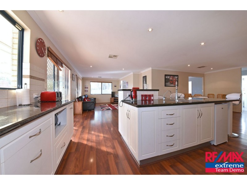 12 Yarra Court, Carramar WA 6031