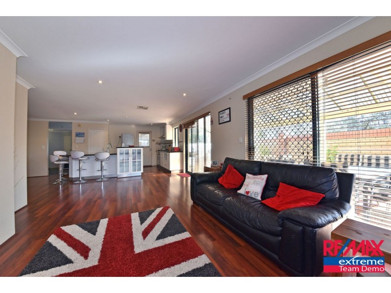12 Yarra Court, Carramar WA 6031