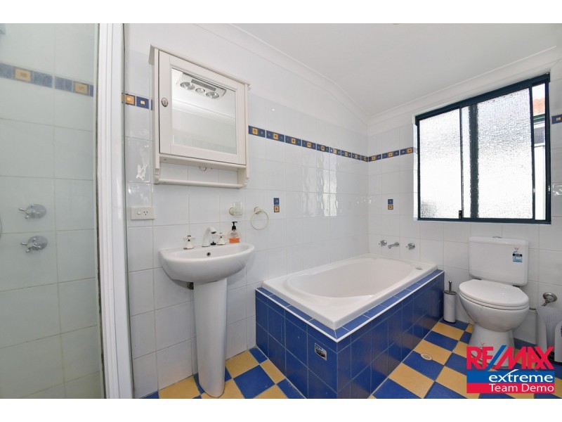 12 Yarra Court, Carramar WA 6031