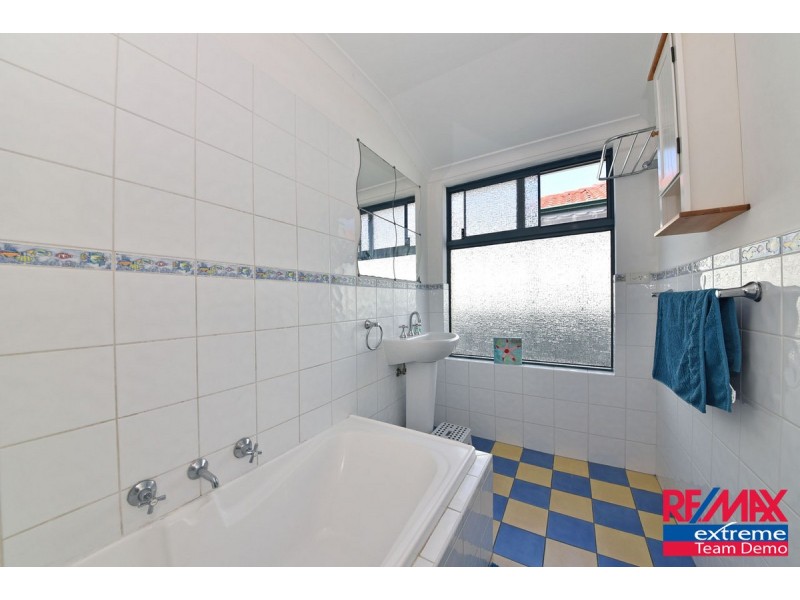 12 Yarra Court, Carramar WA 6031