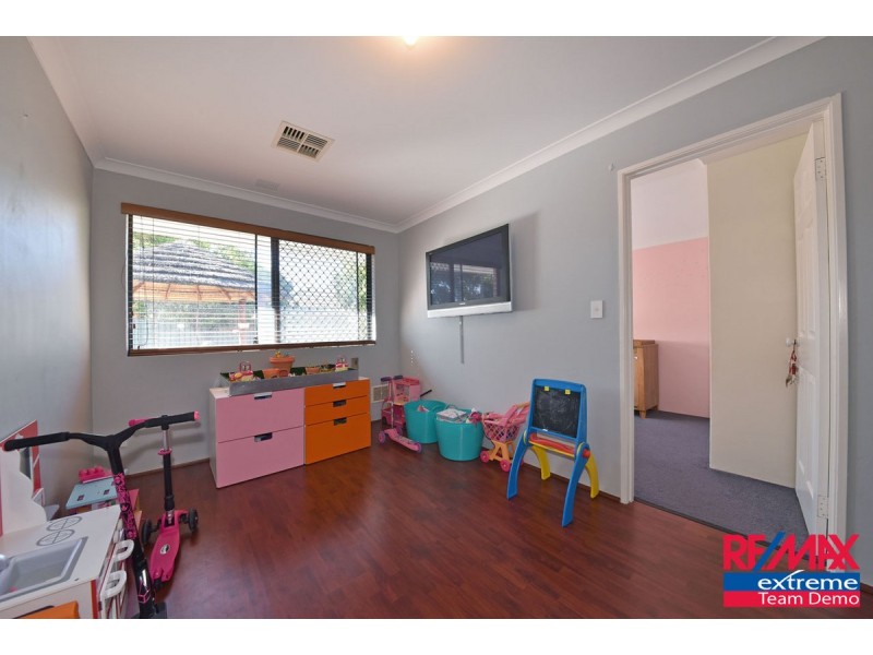 12 Yarra Court, Carramar WA 6031