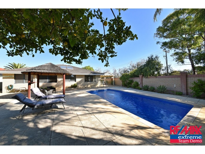 12 Yarra Court, Carramar WA 6031