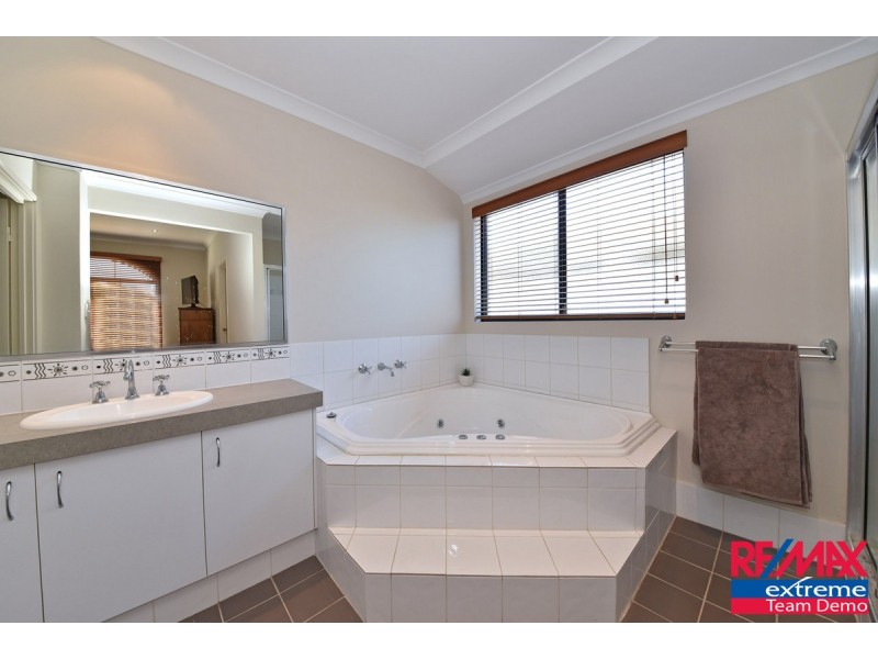 178 St Stephens Crescent, Tapping WA 6065